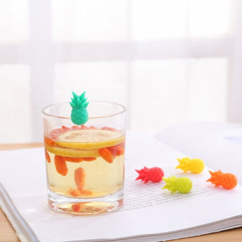 Set 6 accesorii pentru pahare, pentru petreceri/cocktailuri, din silicon, model ananas, multicolor [3]