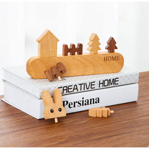 Suport pentru chei, din lemn, aplicare fara perforare, adeziv inclus, 5 carlige negre, model casuta, greutate suportata 5 kg, 13.5 x 23 cm, maro [2]