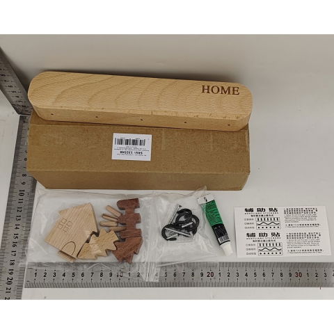 Suport pentru chei, din lemn, aplicare fara perforare, adeziv inclus, 5 carlige negre, model casuta, greutate suportata 5 kg, 13.5 x 23 cm, maro [4]