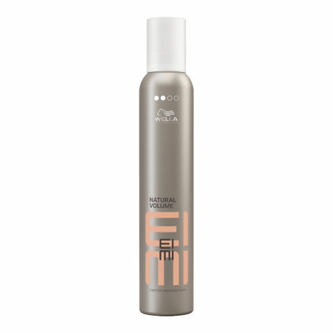 Spumă putere medie Wella Eimi Natural Volume