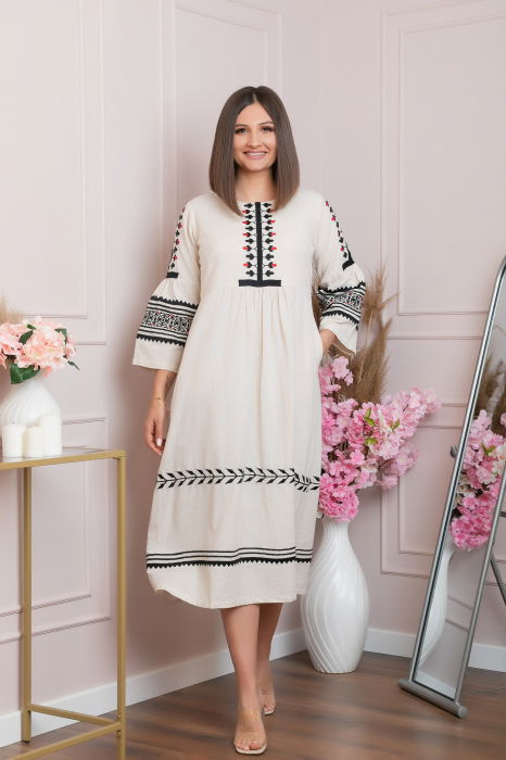Rochie traditionala crem cu model floral negru Delia [4]