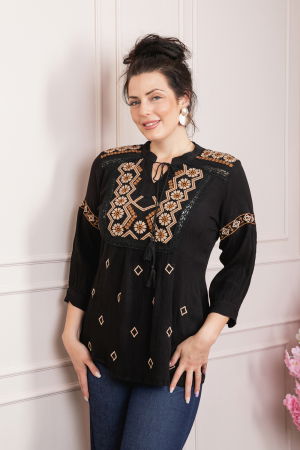 Bluze cu motive traditionale - Bluza neagra cu motiv floral crem Miranda 02