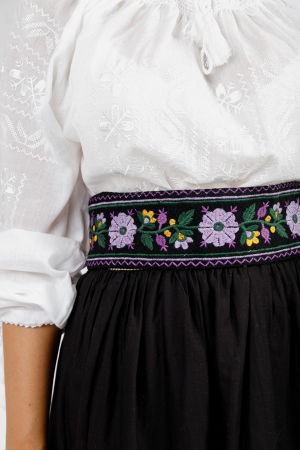 Brauri si marame - Brau traditional negru cu motiv floral mov Maria 02