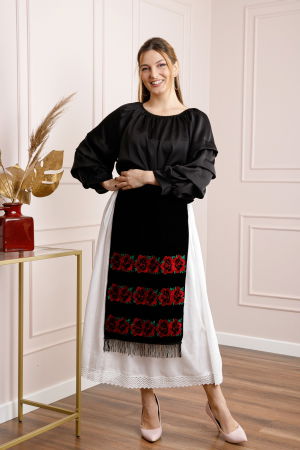 Fuste traditionale si fote - Catrinta traditionala neagra cu broderie florala rosie Florenta 02