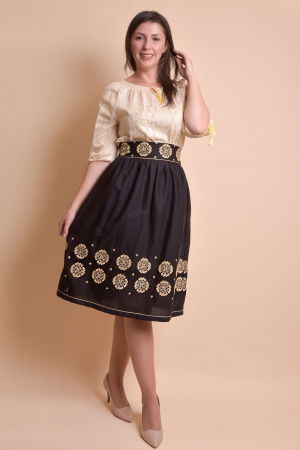 Fuste traditionale si fote - Fusta traditionala neagra cu broderie florala crem Eva 02