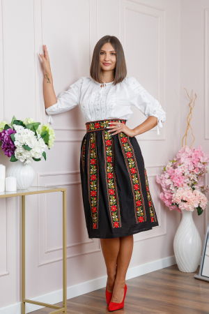 Fuste traditionale si fote - Fusta traditionala neagra cu broderie florala rosie Maria 01