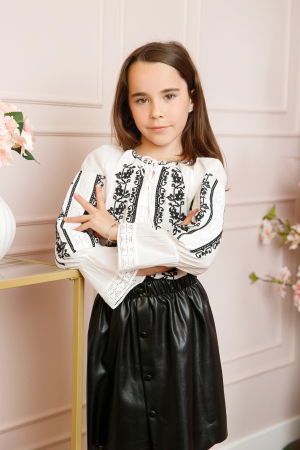 Imbracaminte Fetite - Ie traditionala alba pentru fetite cu motiv floral negru Clara 02