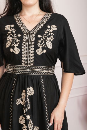 Rochie traditionala neagra cu motiv floral auriu Nadia [1]