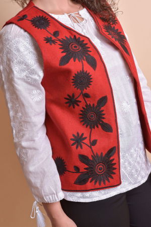 Veste si paltoane traditionale - Vesta traditionala rosie cu broderie florala neagra Irina