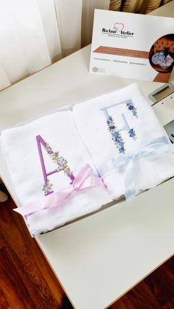 Prosoape brodate - Set prosoape medii brodate cu initiala