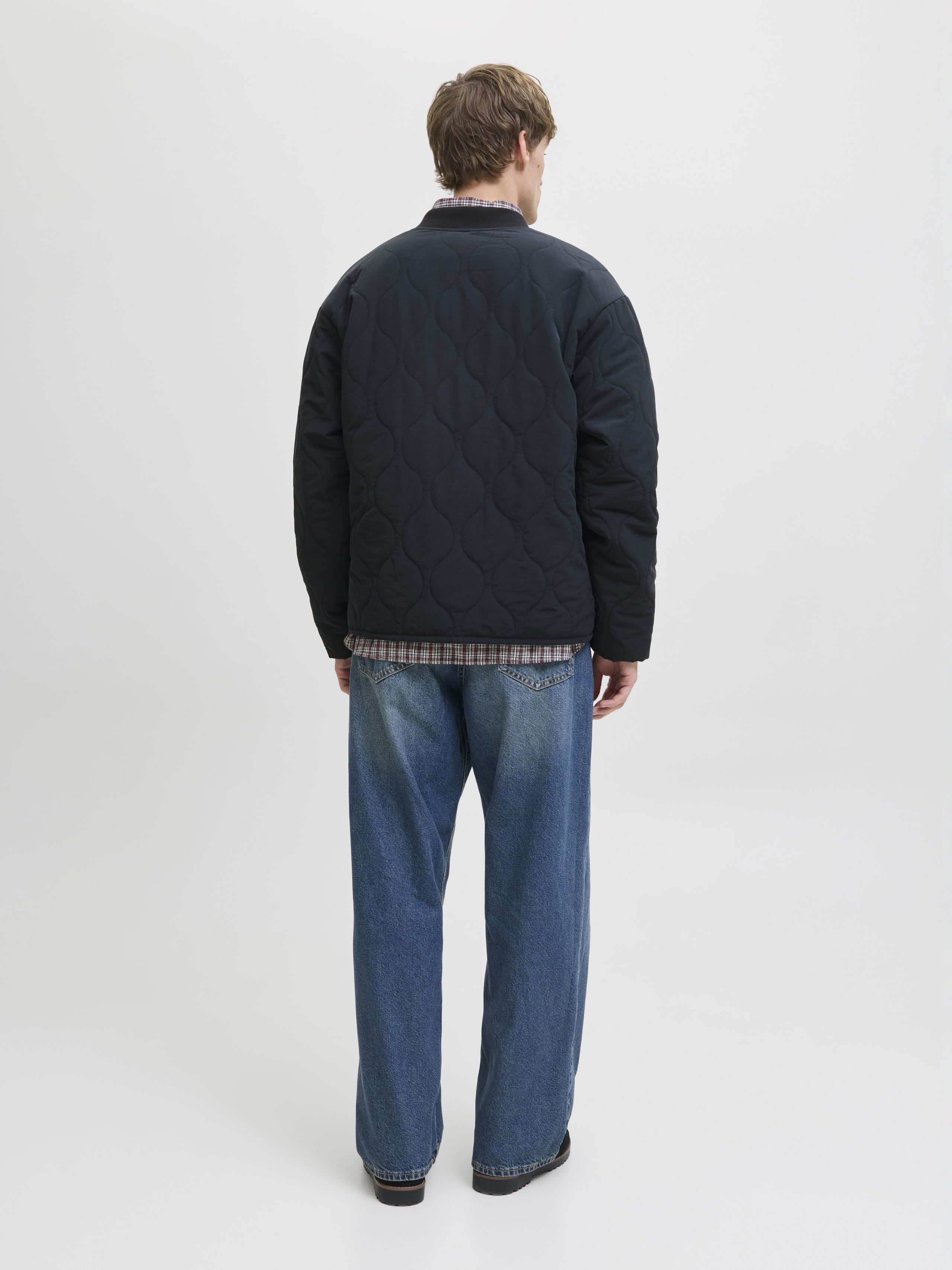 Geci si Jachete - Jack Jones Geaca Neagra  Barbati