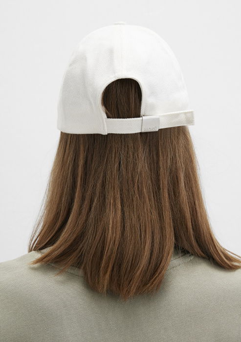 Chipiu Alb Femei [2]