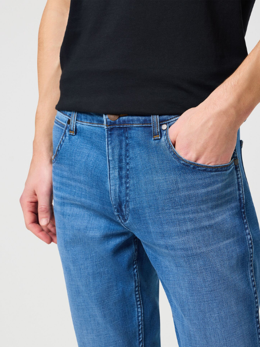 Wrangler Blugi Albastri Deschisi GREENSBORO Regular Straight Barbati [4]