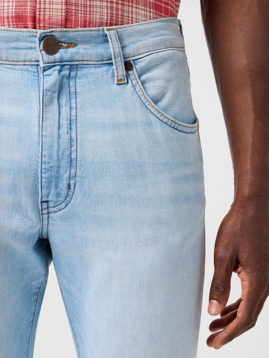 Wrangler Blugi Albastri Deschisi LARSTON Slim Tapered Barbati [3]