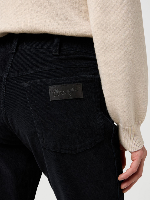 Wrangler Pantaloni Negri Authentic Straight Barbati [5]
