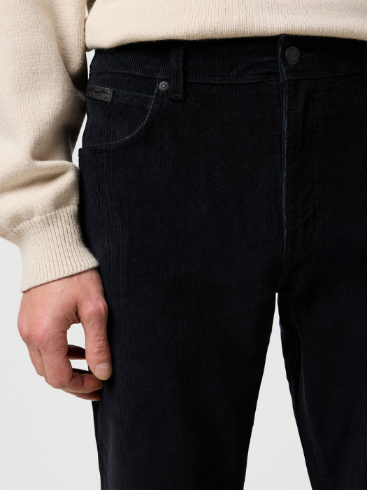 Wrangler Pantaloni Negri Authentic Straight Barbati [4]