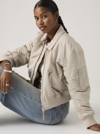 IMBRACAMINTE - Levi's Geaca Crem Regular Femei