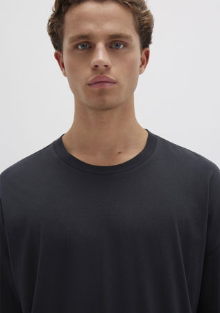 IMBRACAMINTE - Mavi Tricou Negru Oversize Barbati