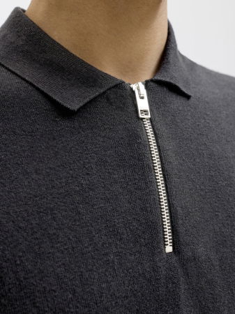 IMBRACAMINTE - Pulover Negru  Regular Barbati