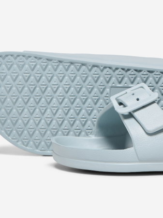 FEMEI - Slapi    Femei