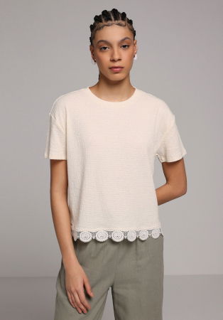 Tricouri si Topuri - Tricou Crem Femei