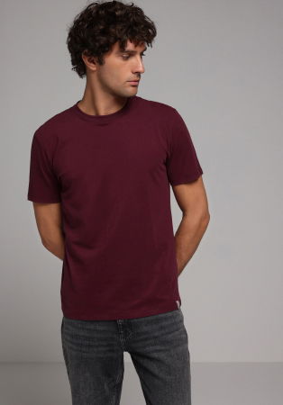 МУЖЧИНЫ - Мужская Футболка Вишнево-Красная Regular