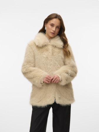 Geci si Jachete - Vero Moda Geaca De Iarna Bej  Femei