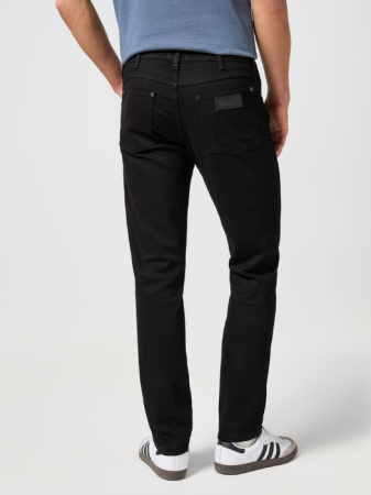 Slim - Wrangler Blugi Negri LARSTON Slim Tapered Barbati