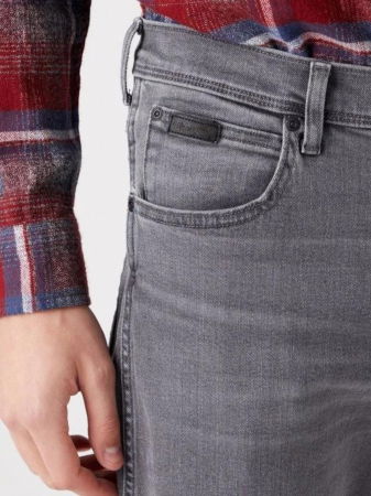 Straight - Wrangler Blugi Straight Gri Barbati