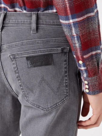 Straight - Wrangler Blugi Straight Gri Barbati