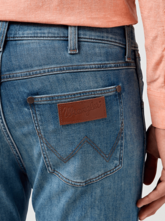 JEANS - Wrangler Blugi Albastri LARSTON Slim Tapered Barbati