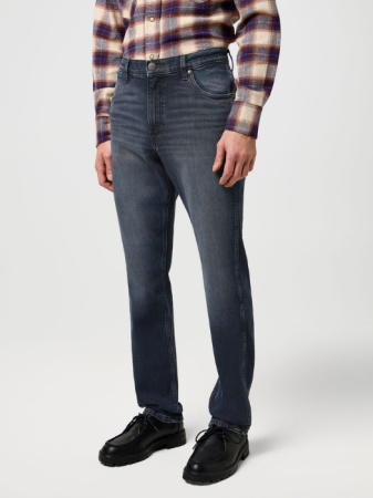 МУЖЧИНЫ - Wrangler Джинсы Ocean Storm GREENSBORO Regular Straight