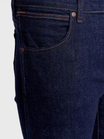 Slim - Wrangler Blugi Slim Tapered Raven Barbati