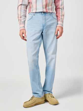 BARBATI - Wrangler Blugi Albastri Deschisi GREENSBORO Regular Straight Barbati