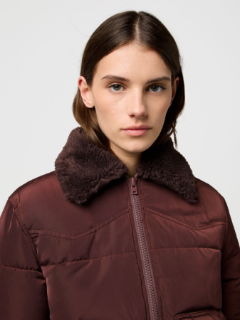 IMBRACAMINTE - Wrangler Geaca Maro Regular Femei