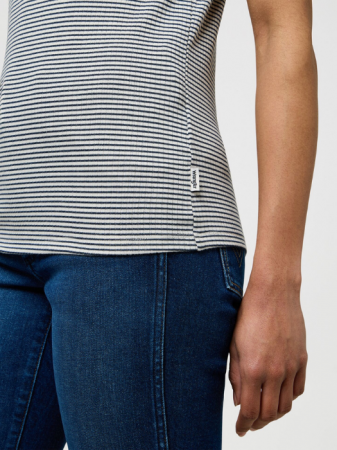 ОДЕЖДА - Wrangler Футболка Alb/Blue Slim