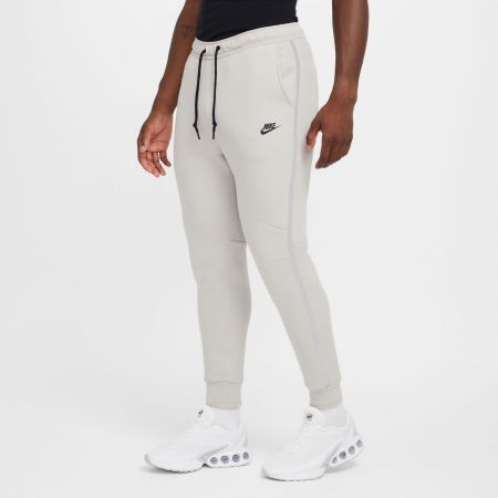 Nike - Pantaloni Nike M Tech Ssnl Tech Fleece + Jggr
