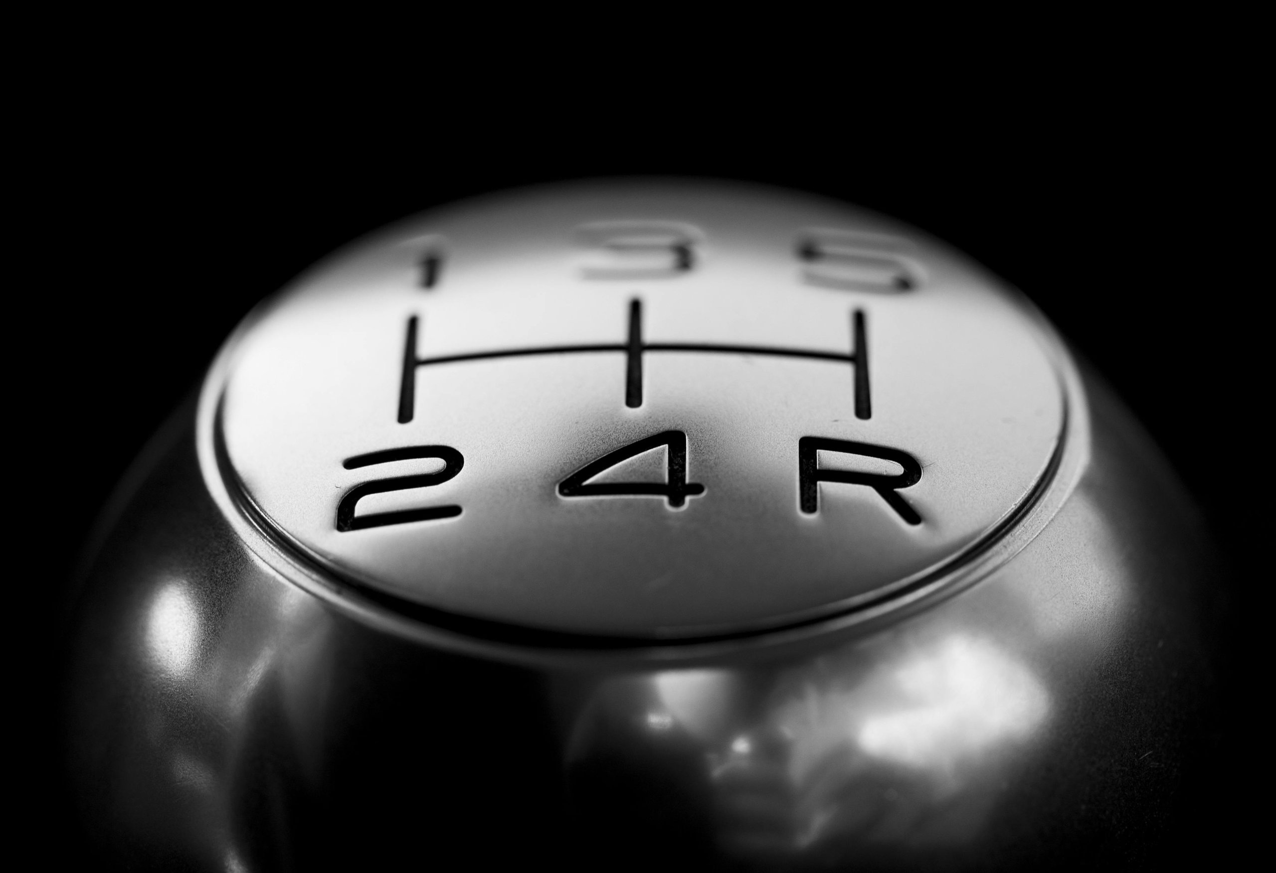 Cum alegi corect piesele auto pentru mașina ta – Ghid complet SXS Auto 2025