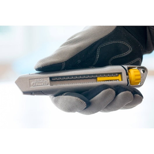 Cutit cu lama segmentata STANLEYr InterLockr de 18 mm, metalic [4]