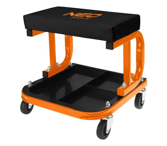 Platforma de lucru pe roti cu raft de scule [1]