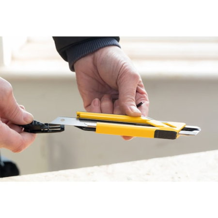 CUTTER GLISANT MANER BIMATERIAL 18mm CU 3 LAME STANLEYr [4]