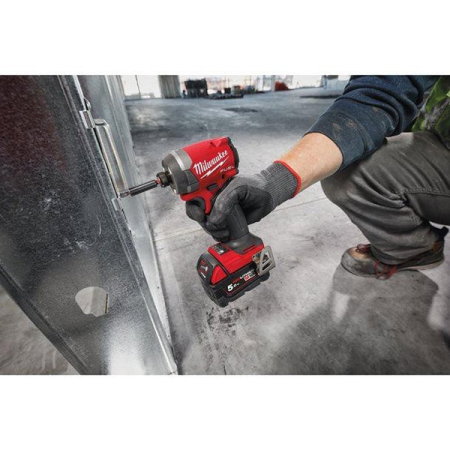 Masina de insurubat cu impact Milwaukee 1/4″ Hex 226Nm 18V M18 FID3-502X, sistem M18 FUELtm, 2 x acumulator M18 B5, 1 x incarcator M12-18 FC, 1 x cutie HD [3]