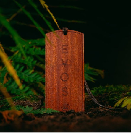 Odorizant Auto din Lemn Masiv K2 EVOS HUNTER, Parfum Fougère (Bergamotă, Geranium, Mușchi), Design Dog Tag [2]