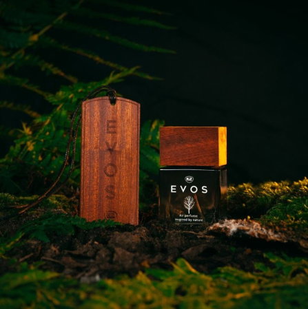 Pachet Complet Odorizant Auto K2 EVOS HUNTER: Pandantiv Lemn + Parfum Spray 50ml, Aromă Fougère (Bergamotă, Geranium, Mușchi) [1]