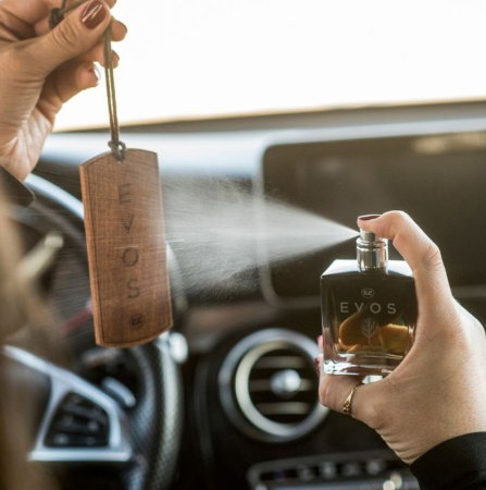 Pachet Complet Odorizant Auto K2 EVOS SPARTA: Pandantiv Lemn + Parfum Spray 50ml, Aromă Chypre (Grapefruit, Cedru, Mosc) [5]