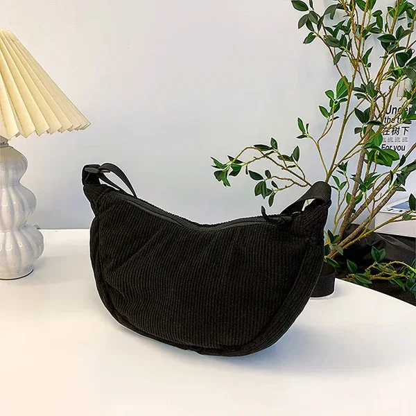 Geanta Half Moon Crossbody Valeria, Spatioasa si Usoara, Din Catifea Reiata [2]
