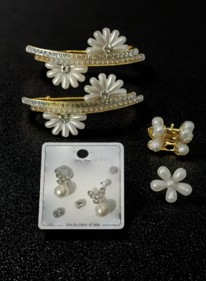 Set 6 Piese — Clame Floare cu Strasuri, 3 Perechi Cercei și Clame Mini Aurii | Titi Valenti [3]