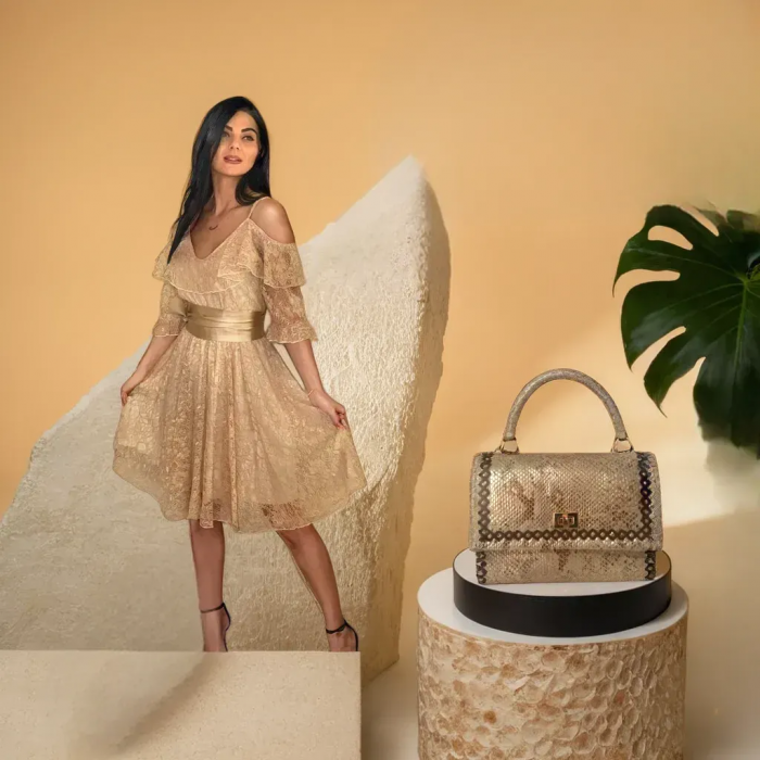 et elegant rochie din dantela si geanta Aleyna Aurie [3]