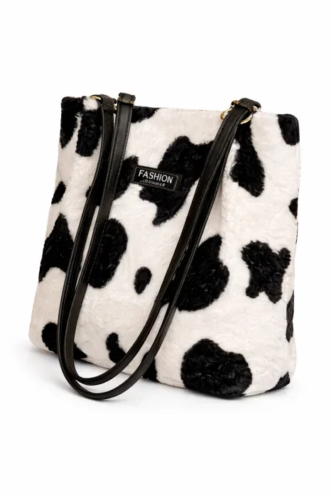 Genti dama sub 145 lei – practice si usoare - Geanta dama blana animal print