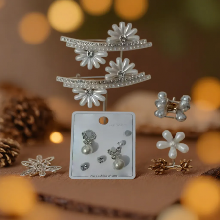 Set 6 Piese — Clame Floare cu Strasuri, 3 Perechi Cercei și Clame Mini Aurii | Titi Valenti [1]
